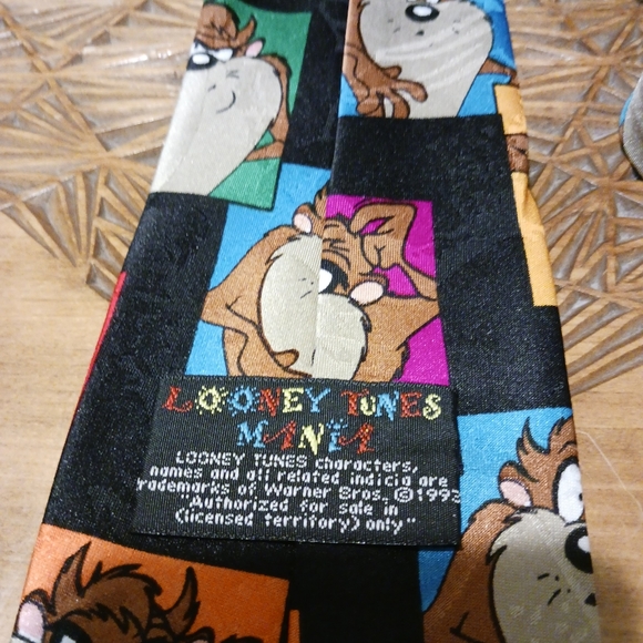 Looney Tunes .ania- Tasmanian Devil  1993- Men's Polyester Tie RARE-Limited - Picture 3 of 5